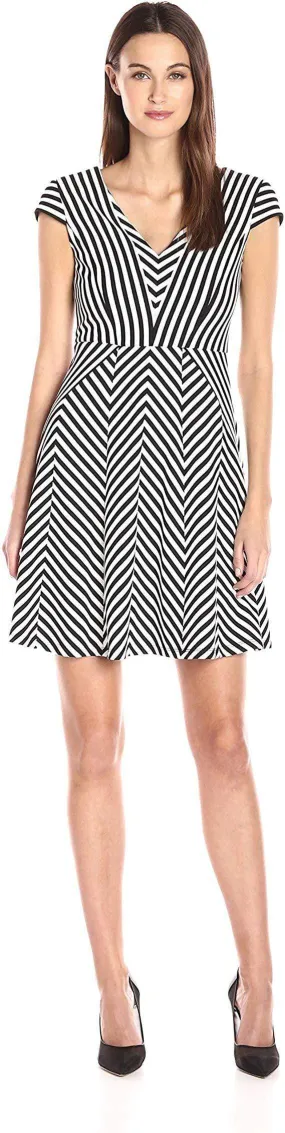 Adrianna Papell - AP1D100624 Striped V-Neck A-Line Short Dress