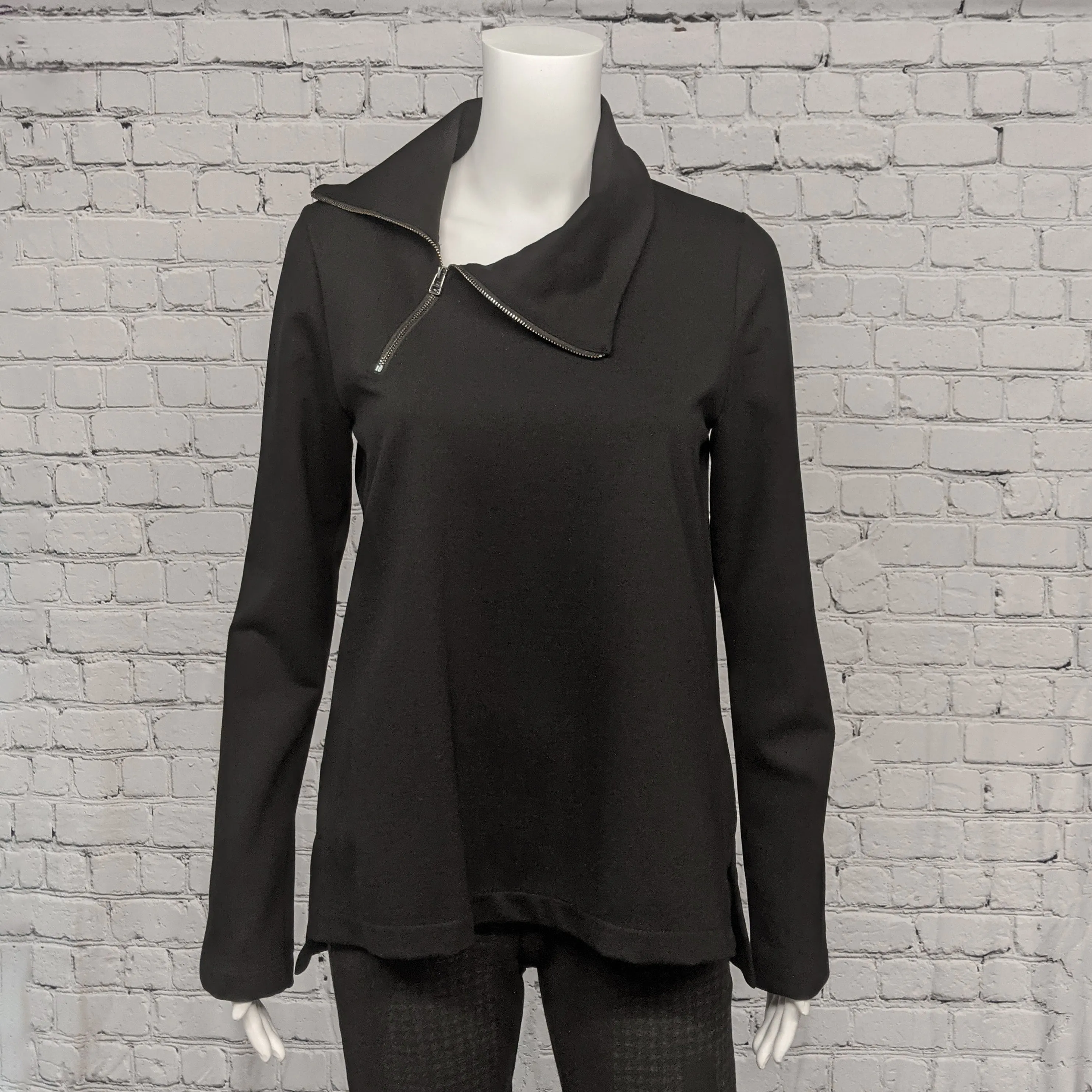 Mendocino Top in Black by Porto