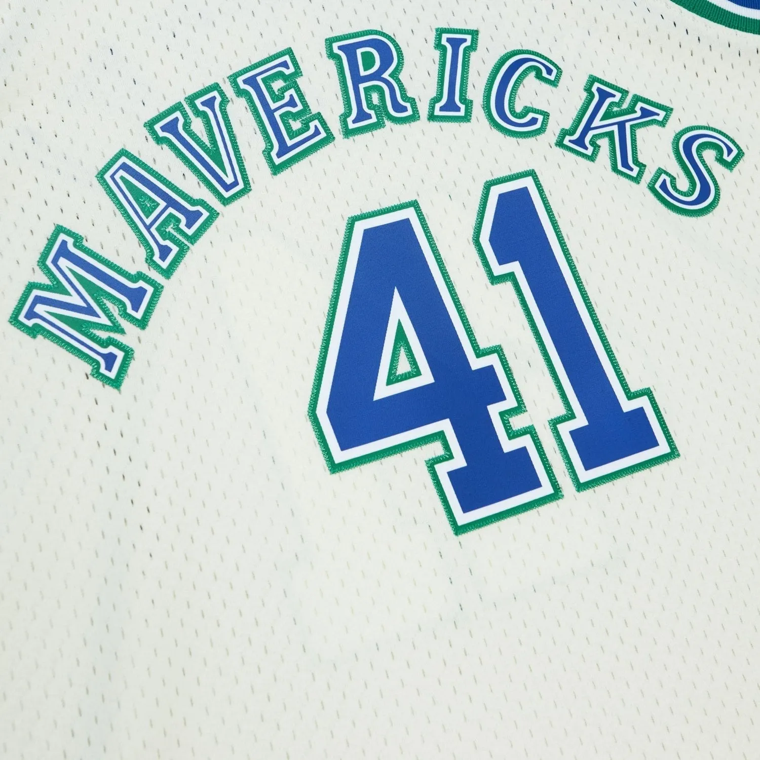 Mitchell & Ness Men's Dallas Mavericks Dirk Nowitski #41 Energy Jersey