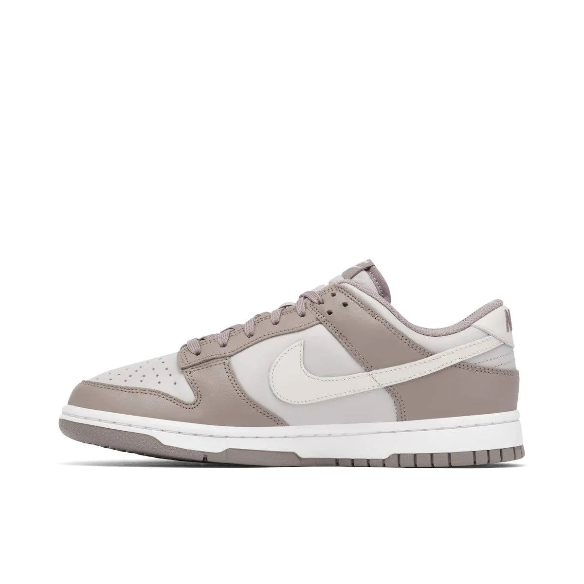 NIKE DUNK LOW - BONE BEIGE