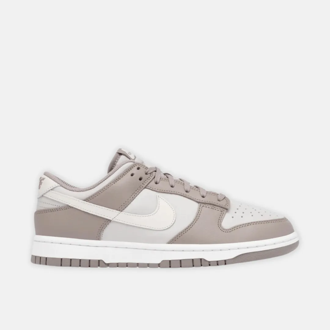 NIKE DUNK LOW - BONE BEIGE