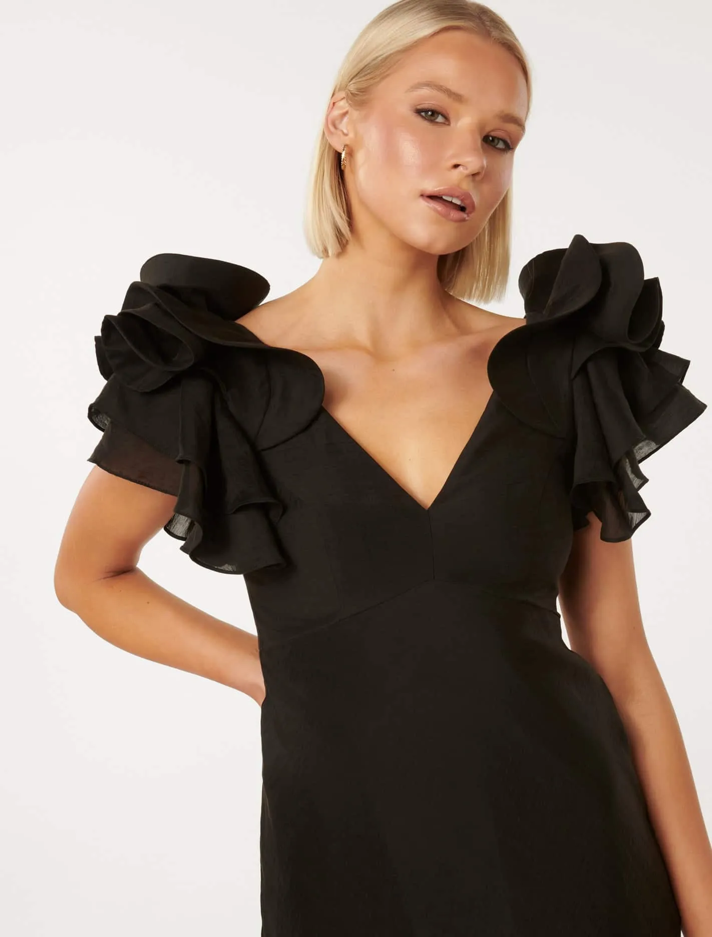 Rylie Ruffle Shoulder Midi Dress Dress