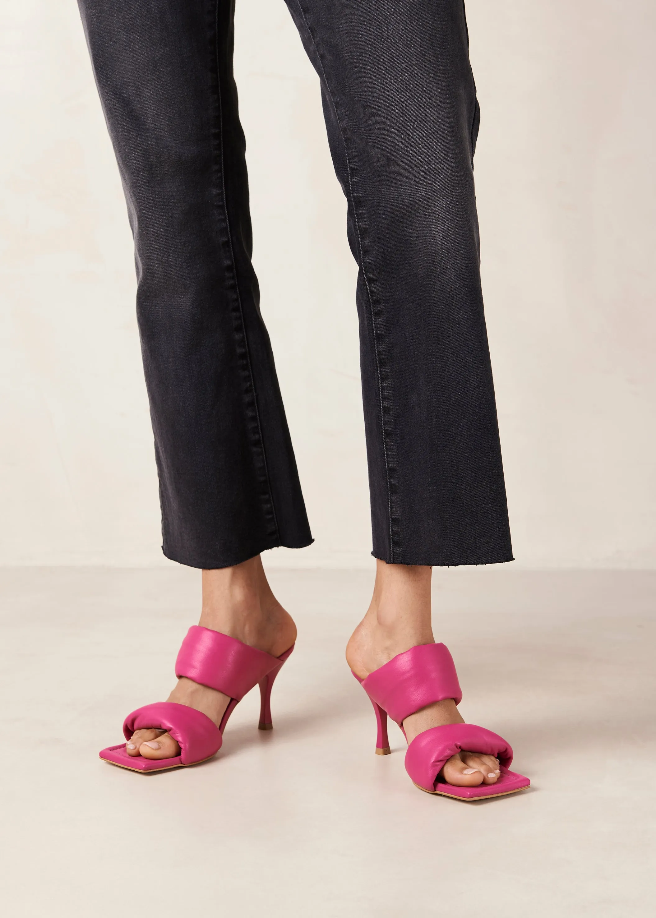 Twist Strap Magenta Leather Sandals