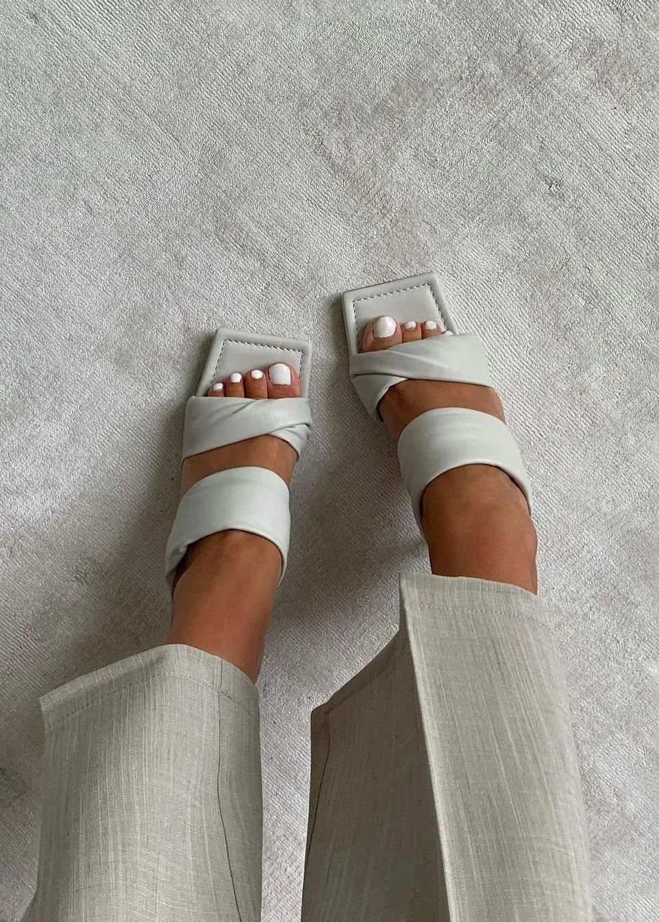 Twist Strap Off White