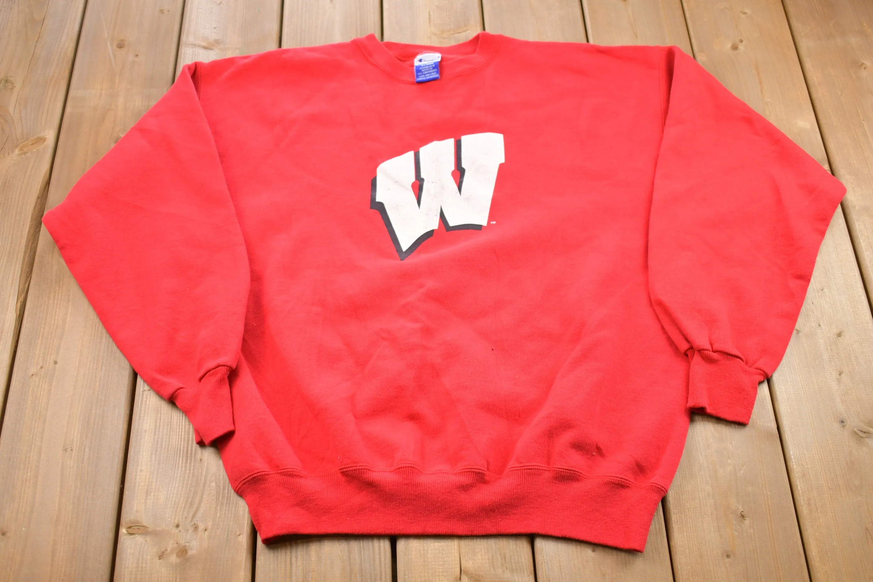 Vintage 1990s University Of Wisconsin Badgers Champion Crewneck Sweatshirt / 90s Crewneck / Souvenir / Athleisure / Streetwear / NCAA